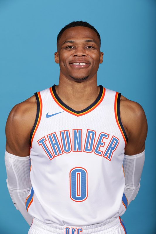 于根伟考察收官战主场场地：前些天草皮一直在开地暖加紧养护（于根伟查看收官战主场：草皮此前启用地暖加速养护）