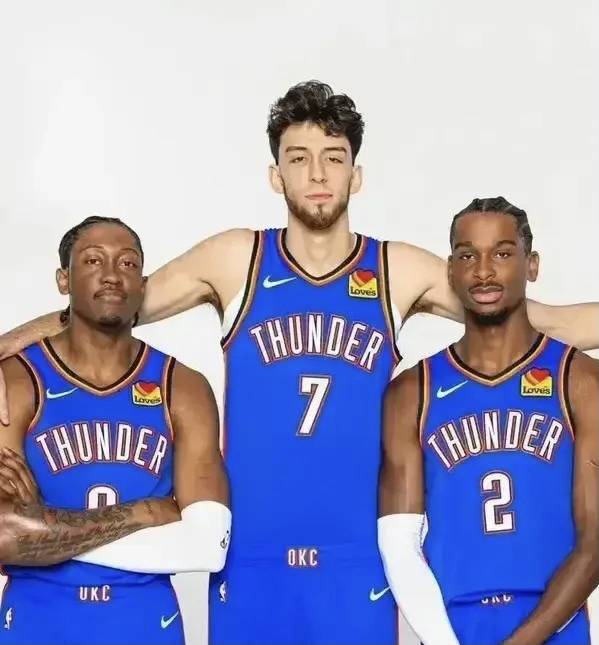 皇马欧冠客战利物浦大名单：阿诺德战旧主，贝林、姆巴佩在列（皇马欧冠客场对阵利物浦名单出炉：阿诺德对阵旧主，贝林厄姆与姆巴佩入选）