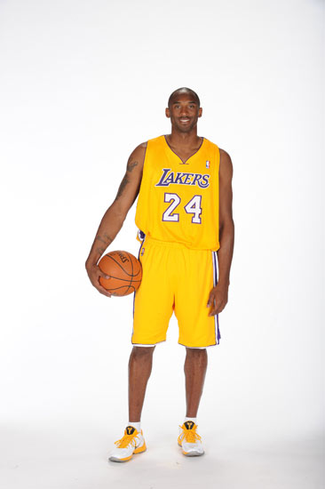 半场：马竞1-0圣吉罗斯，阿尔瓦雷斯破门，格列兹曼进球被吹（半场战报：马竞1-0领先圣吉罗斯，阿尔瓦雷斯建功，格列兹曼进球被判无效）