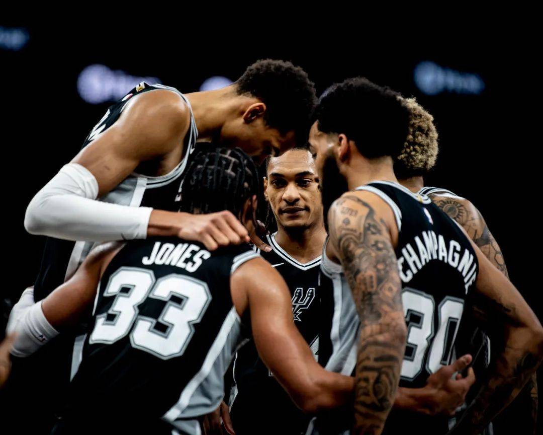 东体谈中超外援名额调整：足协、中足联应多听听俱乐部的意见（东体：中超外援名额调整，足协与中足联应充分吸纳俱乐部建议）