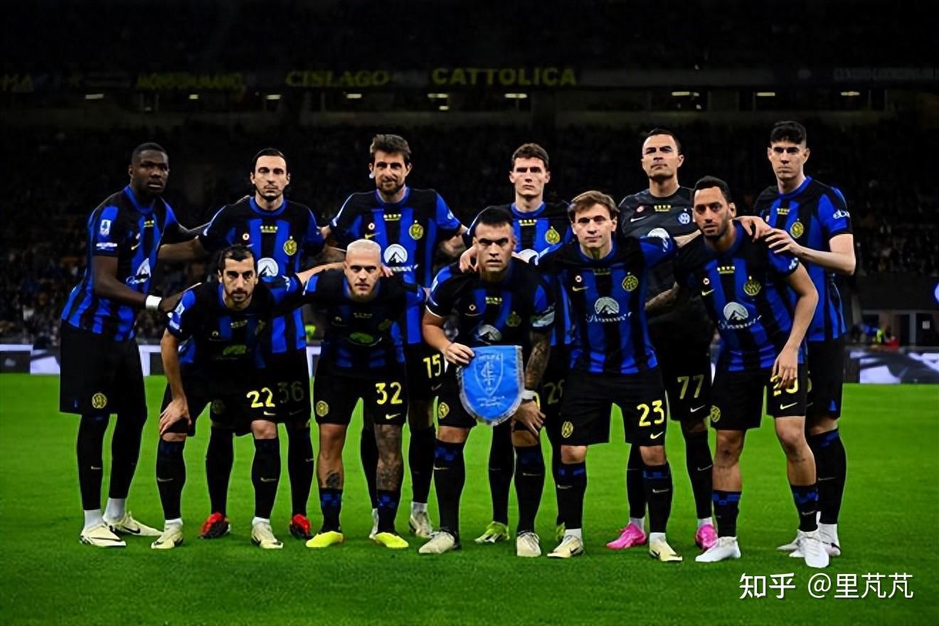 意媒：小斯坦科维奇获比利时联赛十月最佳球员，国米密切关注（意媒称小斯坦科维奇荣膺比甲10月最佳，国米持续关注）