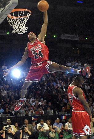 这队的逆风能力太强（这支球队逆境抗压能力极强）