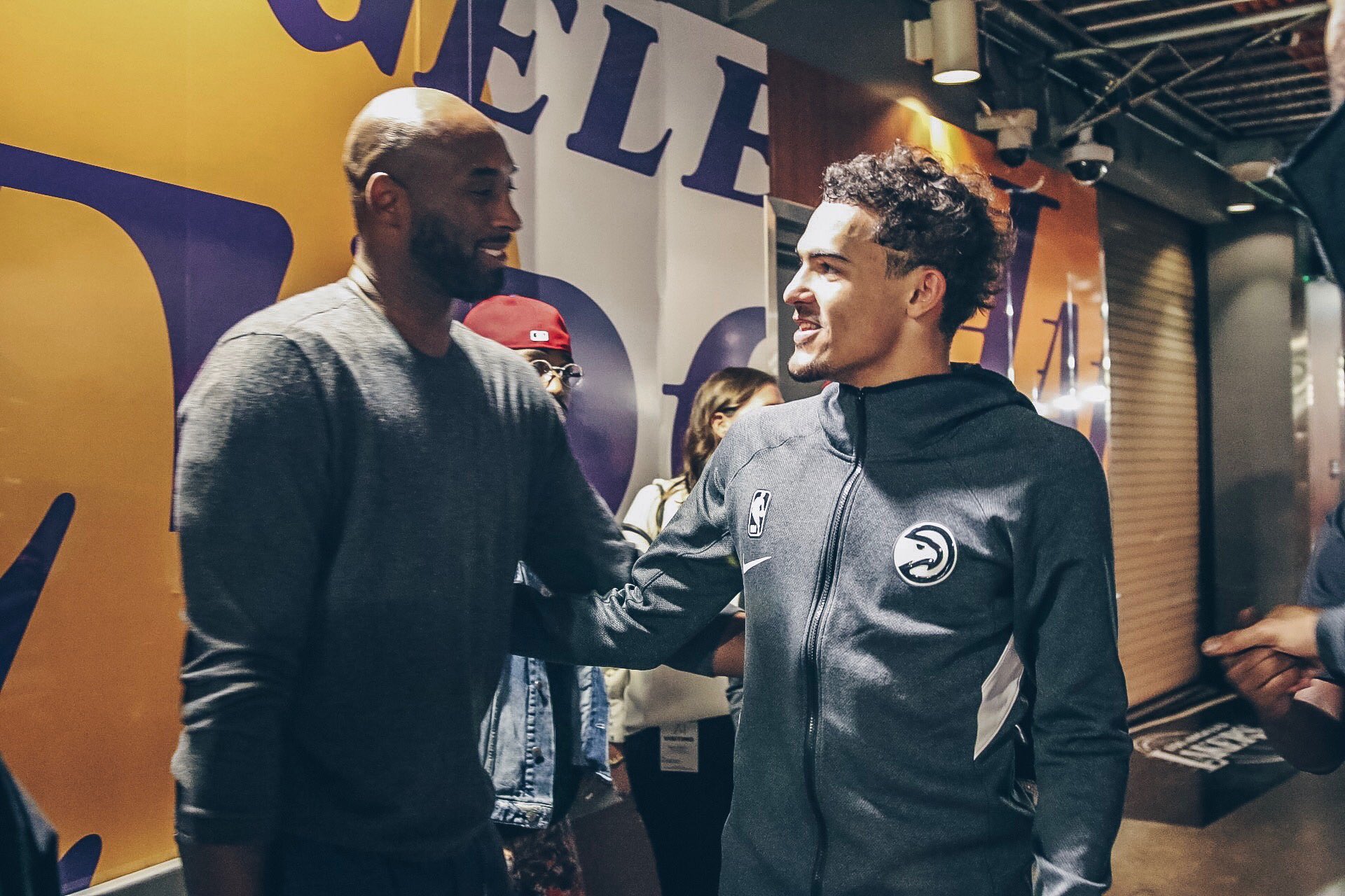 英媒：拜仁有意在一月永久签下梅努，已和他的经纪人直接会谈（英媒：拜仁计划一月永久引进梅努，已与其经纪人直接面谈）