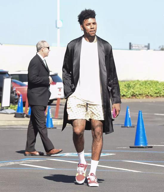 德乙战报：舒勒双响，赫尔戈塔传射，菲尔特3-3柏林赫塔（德乙快讯：舒勒梅开二度，赫尔戈塔传射建功，菲尔特3-3战平柏林赫塔）