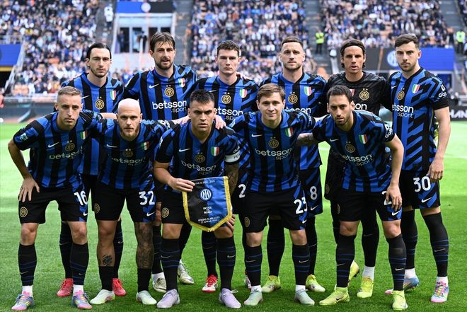 曼城与切尔西本轮积分榜争夺激烈（本轮曼城与切尔西积分榜之争白热化）