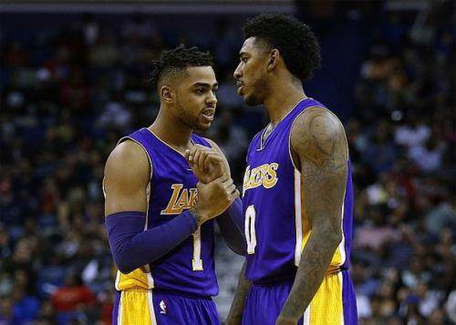 帕尔马官方：铃木彩艳成功接受手指骨折手术；据悉伤缺3个月（帕尔马通报：铃木彩艳手指骨折手术顺利，预计休战约三个月）