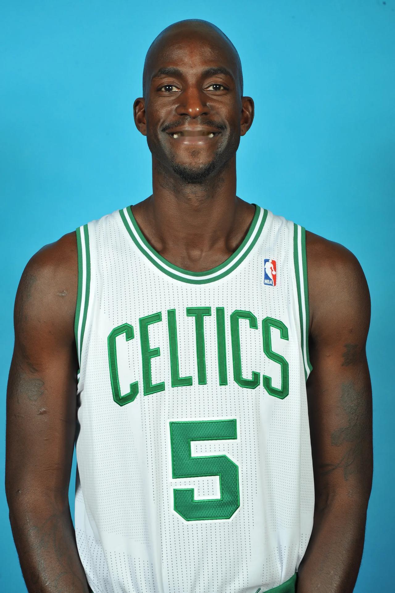 3连胜仅丢1球！奥纳纳获土超10月最佳，直言要赢更多荣誉（三连胜仅失一球，奥纳纳荣膺土超10月最佳：誓夺更多荣誉）