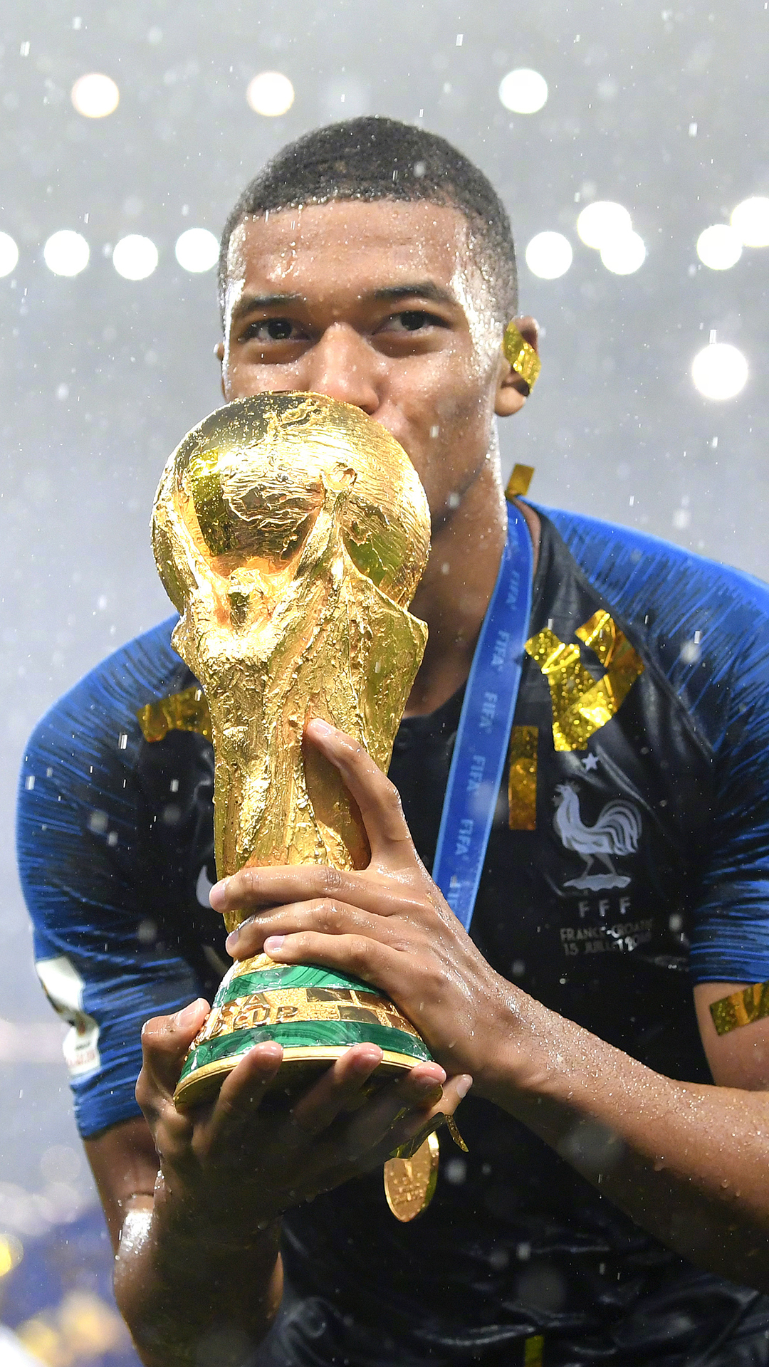 奥林匹亚科斯中场：皇马是世界最强球队之一，为我们感到自豪（奥林匹亚科斯中场称皇马位列世界顶尖，并为球队自豪）